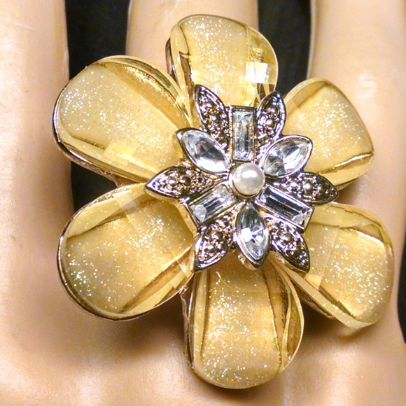 Vintage Antique Style Rare flower Rhinestones Ring